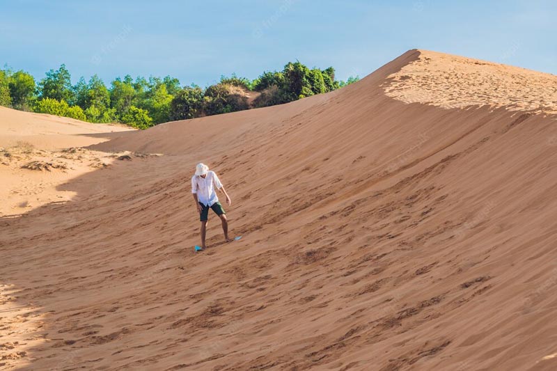 skimboard vs sandboard for dunes